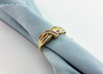 10K Solid Yellow Gold Baguette & Round Diamond Ring