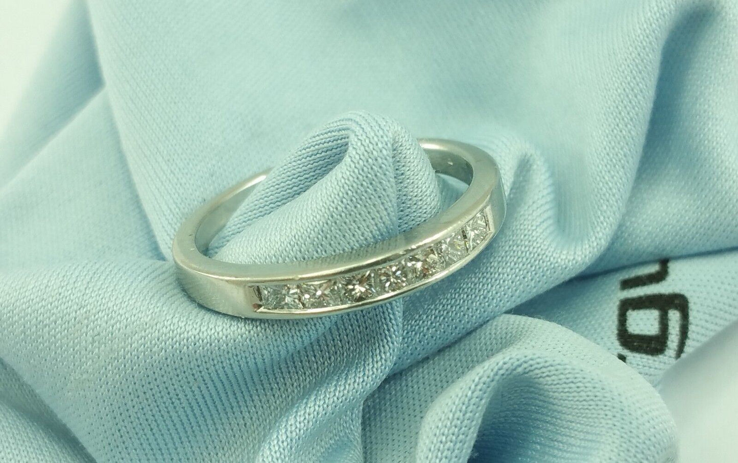 Exquisite Solid Platinum Wedding Ring Band With Diamonds