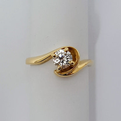 14K Solid Yellow Gold Ladies Designer Round Cut Solitaire Diamond Ring