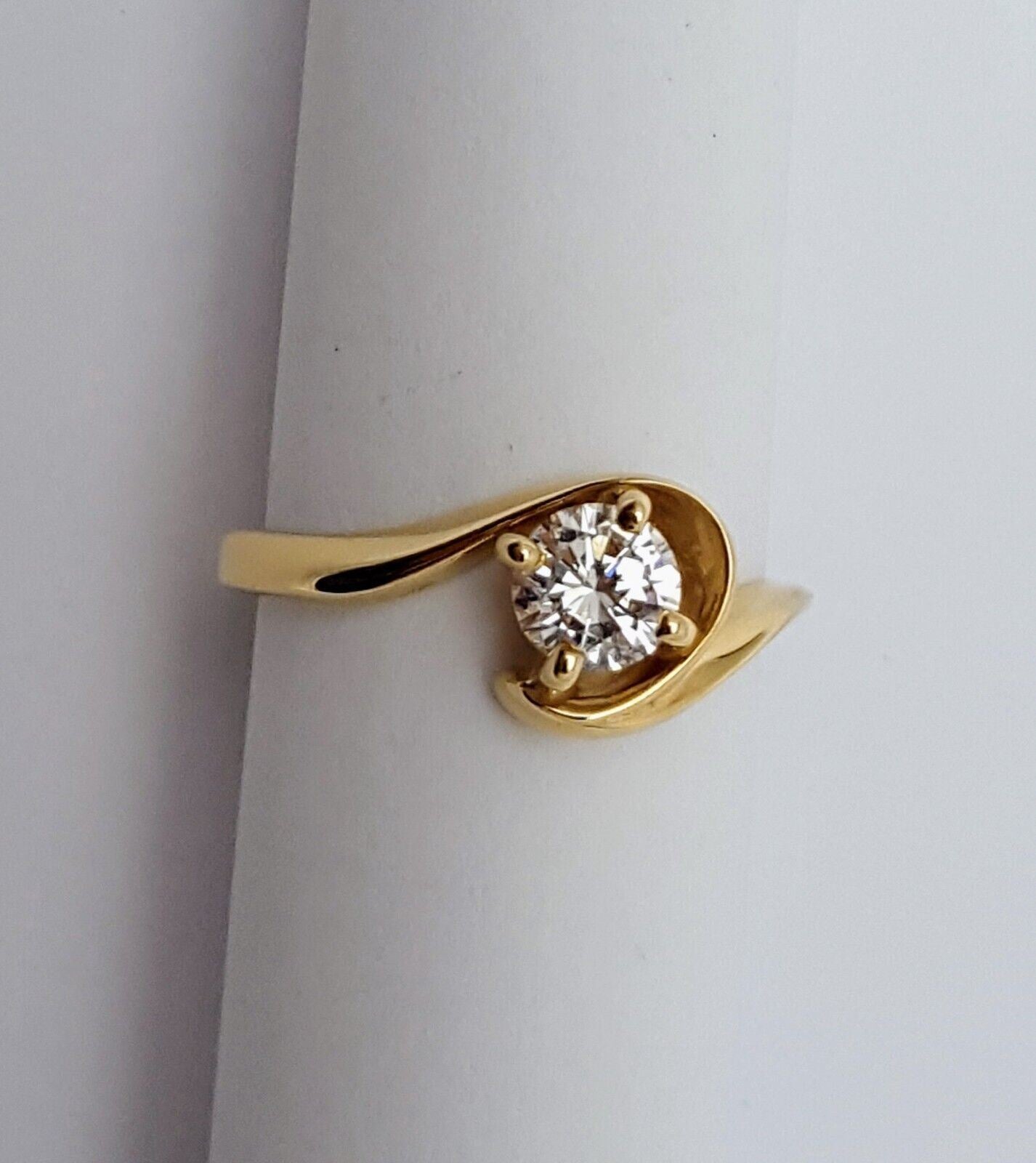 14K Solid Yellow Gold Ladies Designer Round Cut Solitaire Diamond Ring