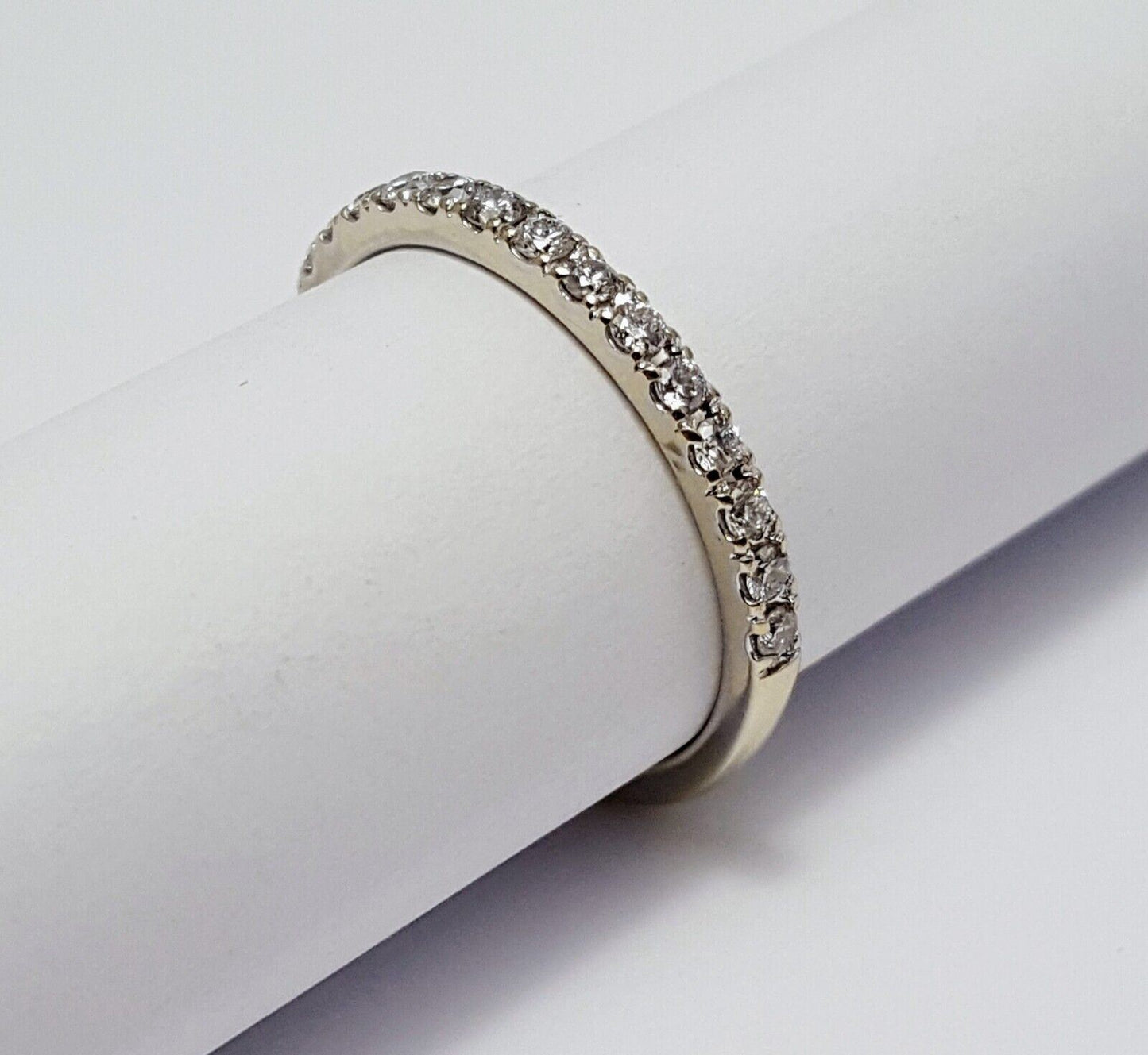 14K White Gold Single Row Diamond Wedding Band Ring