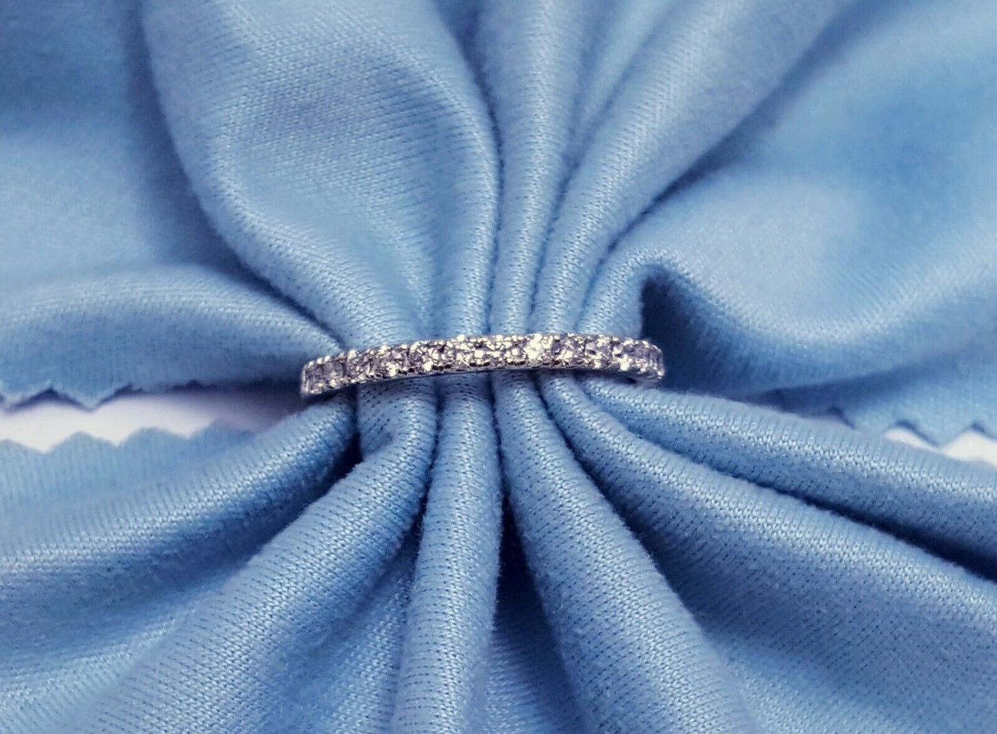 14K White Gold Single Row Diamond Wedding Band Ring