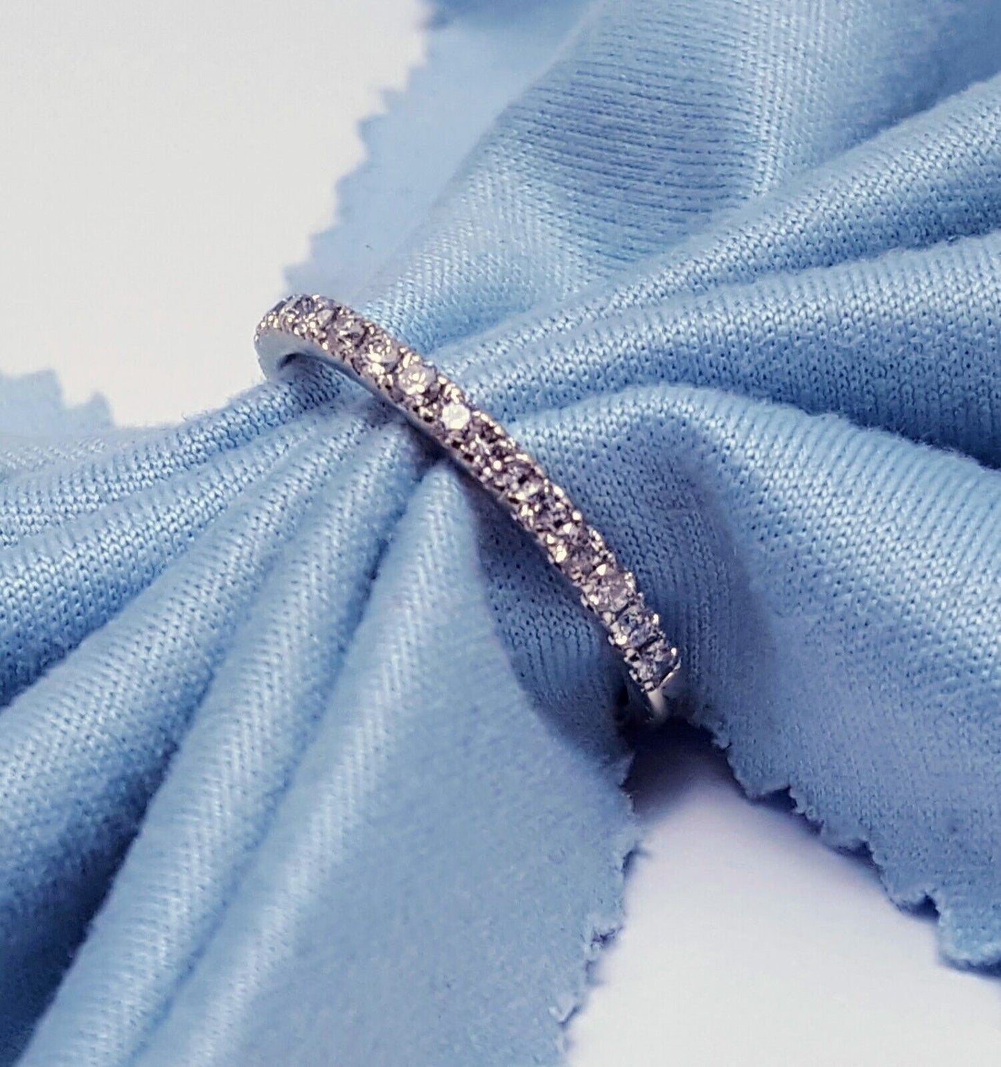 14K White Gold Single Row Diamond Wedding Band Ring