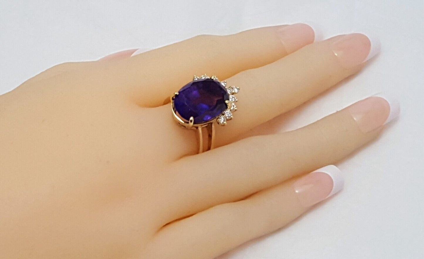 14K Karat Solid Yellow Gold Designer Oval Amethyst & Round Diamond Ring