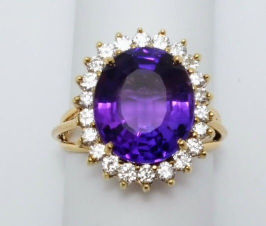 14K  Solid Yellow Gold Designer Large Oval Amethyst & Diamond Ring