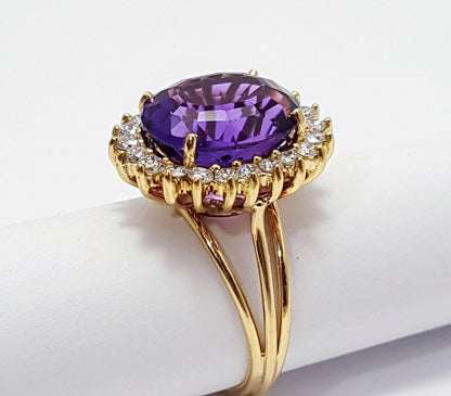 14K  Solid Yellow Gold Designer Large Oval Amethyst & Diamond Ring