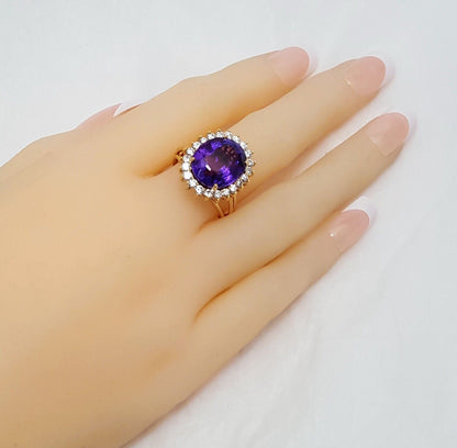 14K  Solid Yellow Gold Designer Large Oval Amethyst & Diamond Ring