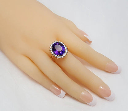 14K  Solid Yellow Gold Designer Large Oval Amethyst & Diamond Ring