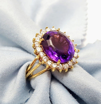 14K  Solid Yellow Gold Designer Large Oval Amethyst & Diamond Ring