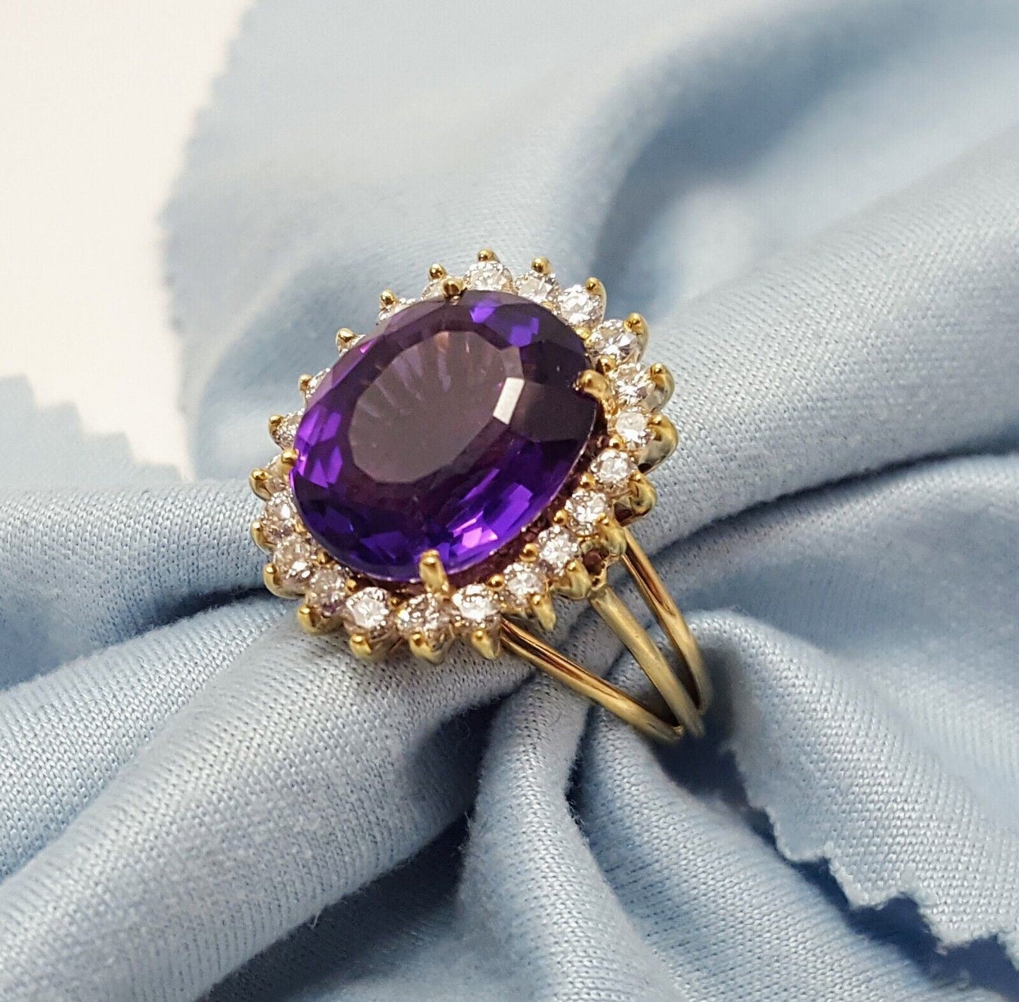 14K  Solid Yellow Gold Designer Large Oval Amethyst & Diamond Ring