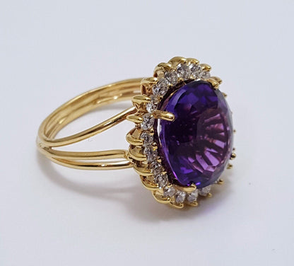 14K  Solid Yellow Gold Designer Large Oval Amethyst & Diamond Ring