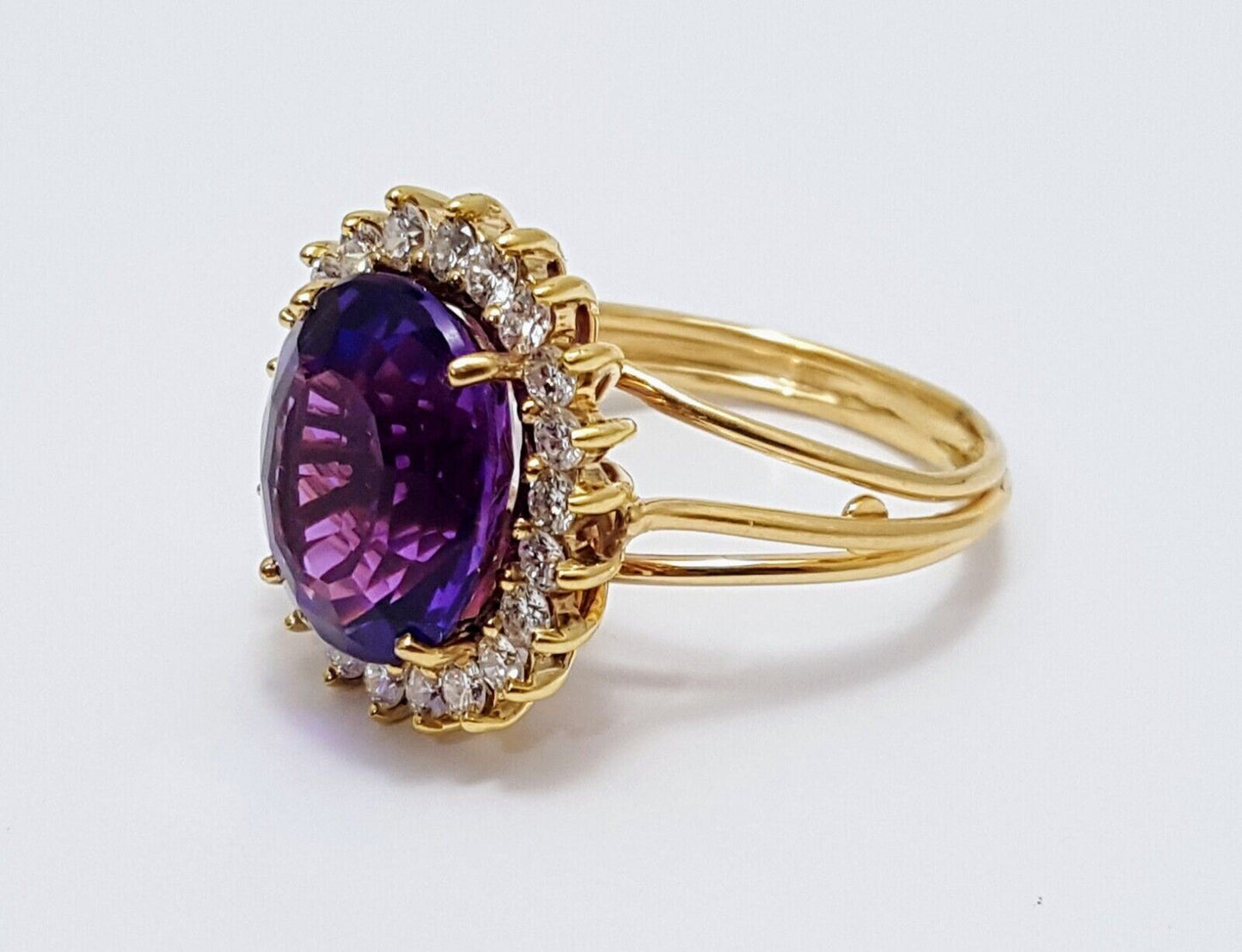 14K  Solid Yellow Gold Designer Large Oval Amethyst & Diamond Ring